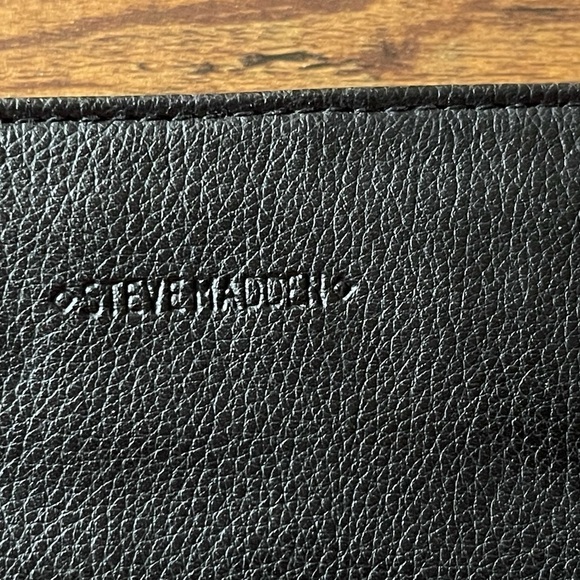 Steve Madden black leather clutch wristlet with metal accents - Picture 4 of 9